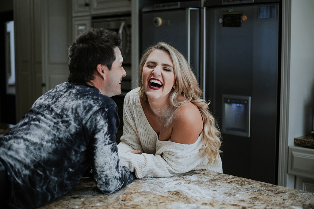 Fun couple photoshoot ideas 17